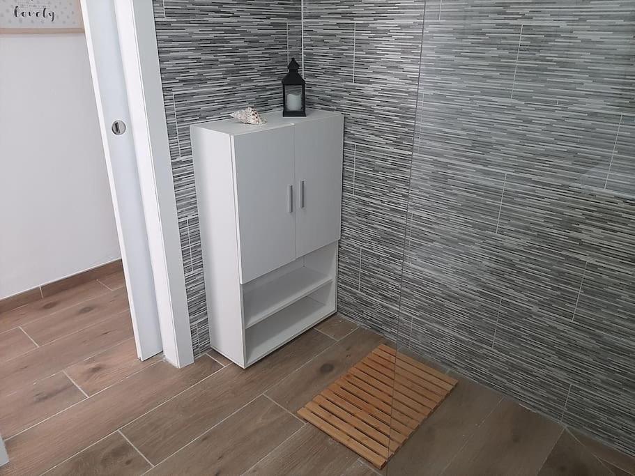 2 Bedroom Grandfloor-pto. Del Carmen Apartment